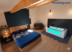 Nid Romantique avec Sauna & Balnéo Privés - ChezBross' La Parenthèse - Image 2