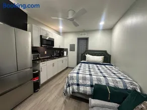 Mini Studio Apartment 15 mins from downtown - Image 1