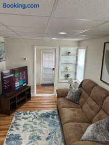 The Cozy Back Bungalow - Image 3