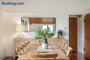 Bonvilla Estate - Image 5