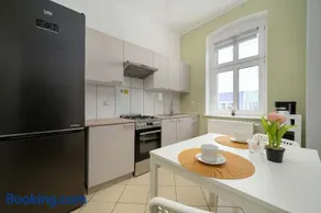 Spacious Apartment with WiFi & Smart TV Remote Working by Noclegi Renters - Image 3