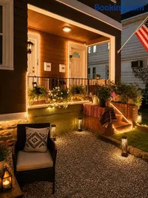 Luxurious King Size Bed in Boston with Amenities - Image 2