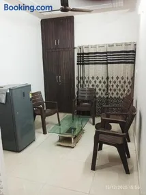 Peaceful Park-View 2BHK Apartment With Balcony - On Kalka-Simla Highway - Image 3