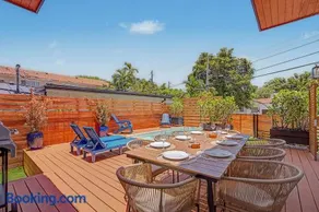 Luxury 4 Bedroom Oasis with Pool Minutes to Downtown - Image 3