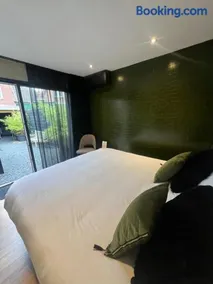 B&B Bardot - Image 3