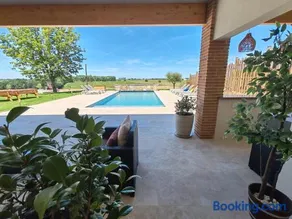 Domaine de Vizols-Gite 4 etoiles Piscine 15p - Image 3
