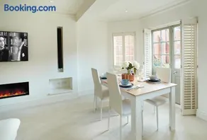 Chapel house - Image 4