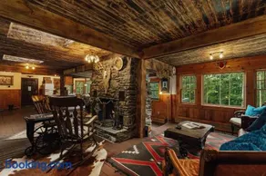 1920s Southwestern-styled mountain escape - Image 1