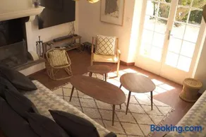 Grand Mas provençal, mer à 200m, parking privé fermé, piscine chauffée - Image 1