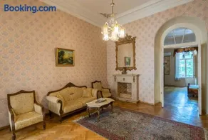 Leon Rooms - Image 2