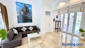 Emerald Luxury & Comfort Villa in Nusa Dua - Image 5