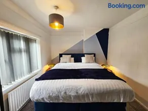 Group Stay with 3 Parking Spaces - Image 3