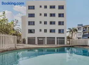 Coastal Comfort with Ocean Views from Shared Rooftop and Separate Pool - Image 2