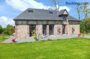 Charmante Maison à Fort-Moville avec Terrasse Privée - Image 1
