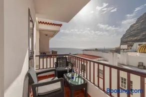 Apartamento vacacional apto para niños con terraza | Vistas a la montaña | Al lado de la playa - Image 1