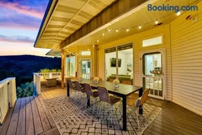 Epic Hillside Retreat Htd Pool HotTub Golf 4400sf - Image 2