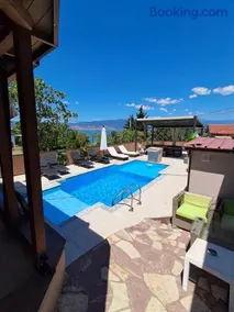 Villa Toni Mediterranean Family Lake Retreat - Image 1