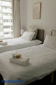 Vida Central - 2 bed, 1.5 bath w parking, gym & pool - Image 4