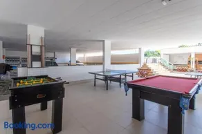 Apto com Piscina Sauna e Garagem a 120 m da Praia - Image 5