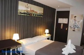 BCN Condal Hostal - Image 2