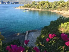 Vasiliki's Villa Beach Front and Pool - Image 1
