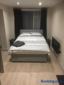 Private en-suite guestroom Ruthin - Image 1