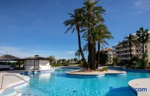 Apartamento Playa Grande Dénia en primera línea de playa con piscina y gran terraza by Family Homes - Image 2