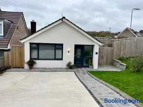 Modern Bungalow - Holiday or Contractors - Driveway Parking - Image 2