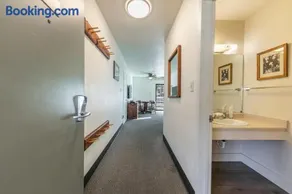 Homey 1st Floor Studio #135 at Donner Lake Village - Image 3