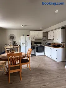Eastpoint Cozy Apartment - Image 3