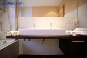 Noldis Hotel - Image 4