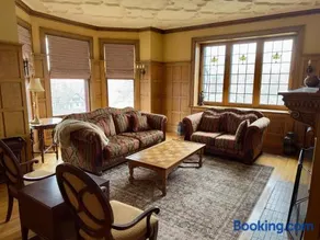 Historic Tudor with River Views & Fun Gaming Room - Image 5