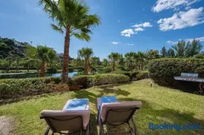 Lalq13 Stunning Frontline Golf 3 Bed Apt - Image 1