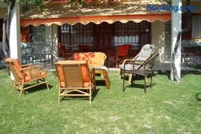 Villa's ground floor apartment with 60 qm swimming pool - Image 2