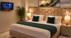 Grand Hyatt Villa Near PKLI & Raya - Image 1