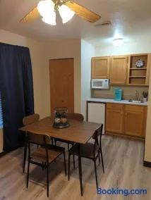 Waterloo Suites Queen 1 - Image 4