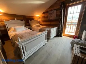 Chalet accogliente e familiare con idromassaggio, sauna e giardino | Vista sul lago | Vicino alle piste da sci | Perfetto per il lavoro da remoto | Sono ammessi animali domestici - Image 1