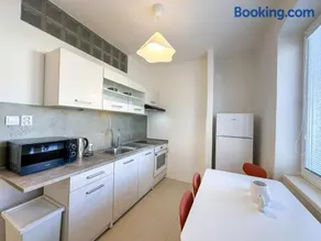 Simcity 2 I 3BR in city center w free parking, 24 7 self check-in - Image 4