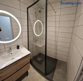Beautiful 38 m2 independent 2-room apartment - Image 2