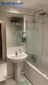Hays and Galia's apartment - Image 1