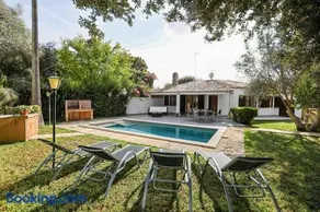 Charming Casa Pequeña in Tranquil Residential Area - Image 2