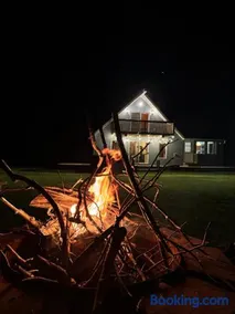 Cozy Lakefront Cabin with Jacuzzi - Image 5