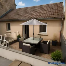 Lumineux, Terrasse, Proche Cathédrale - Image 3