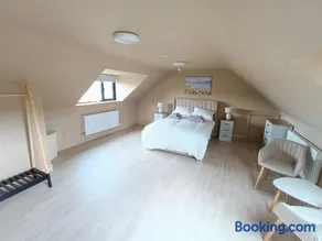 Ocean Breeze Apt 2 - Image 1