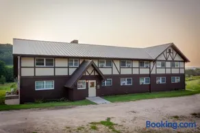 The Chateau on Butterfly Trail - 6 Bdrm Retreat - Image 5