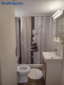 Olena House - Image 4