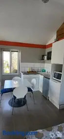 Studio meublé et équipé avec jardin et terrasse privée - Image 3