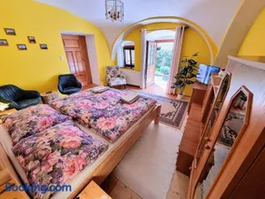 Historical house in the center Levoča with parking - Image 2