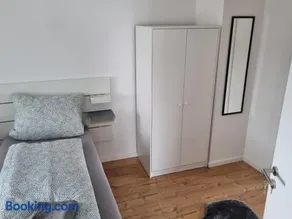 City Apartment House West - Image 4