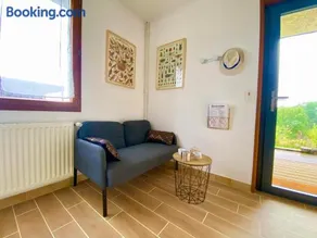 Appartement dans un ecrin de verdure terrasse privee - Image 2